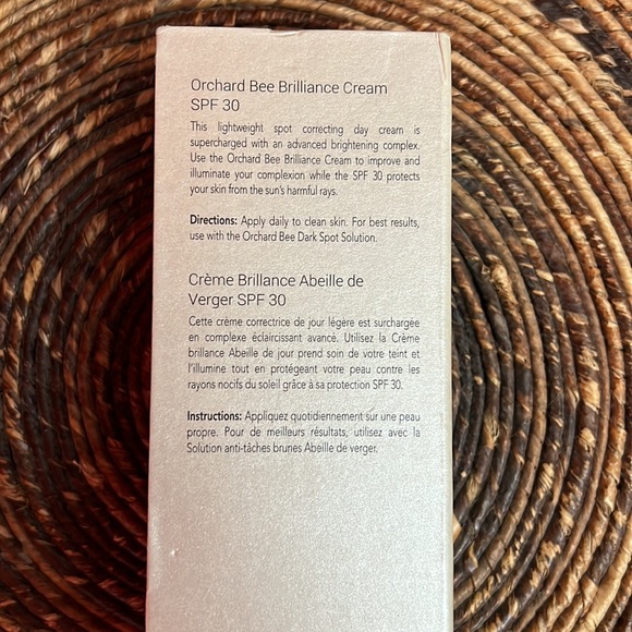 Venofye Orchard Bee Brilliance Cream SPF 30 - Picture 3 of 5